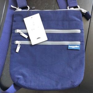 Baggallini nylon cross body bag